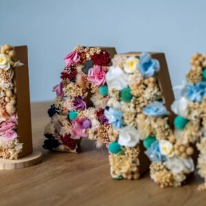 LETRAS CON FLORES PRESERVADAS